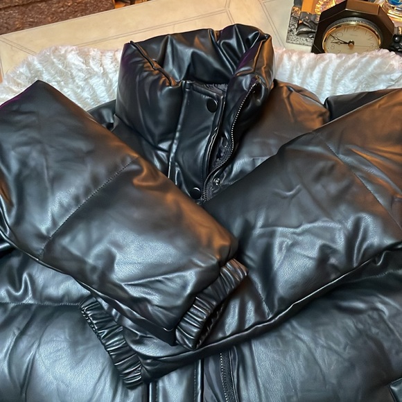 CISONO Los Angeles Faux Leather Black Medium warm windbreaker - Picture 3 of 13